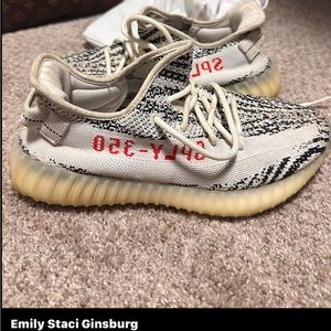 Yeezy sneakers unisex size
